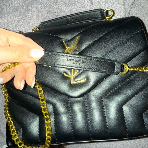 READ DESCRIPTION - Luxury Crossbody Purse - Picture 1 of 6